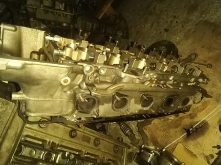 BMW Е 60 М 5 S 85 левая головка блока без валов