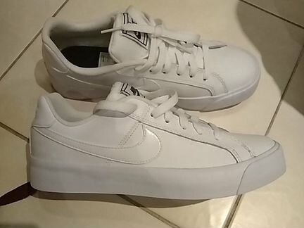 Кроссовки Nike, р. 37,5, новые