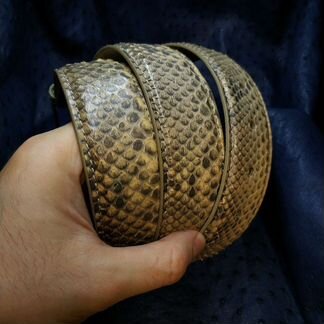 Ремень мужской из кожи питона бежевый