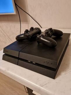 PlayStation 4 - 500gb + аккунт с играми и два джой