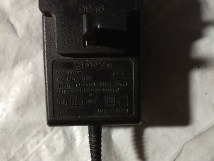 Адаптер питания для смартфона Sony