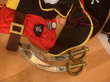 Детский маскарадный костюм к празднику Пират