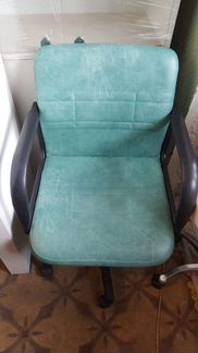 Диван с креслом