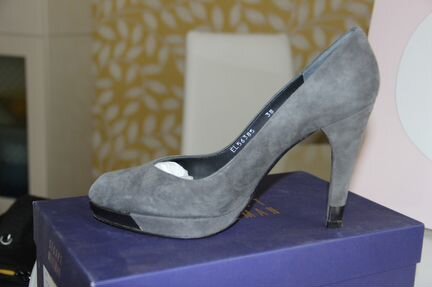 Туфли замшевые Stuart Weitzmann
