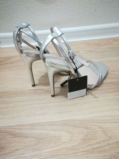 Босоножки Zara