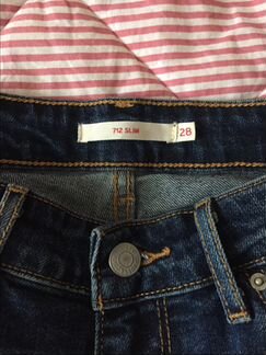 Джинсы Levis