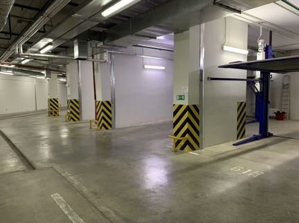 Машиноместо, > 30 м²