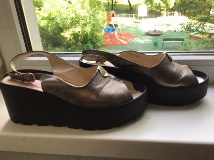 Сабо на платформе