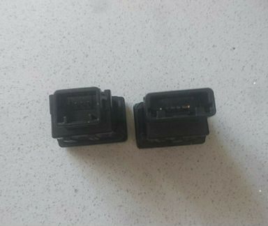 Кнопка открывания и блокировки багажника Toyota LC