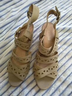 Новые босоножки бежевые бренд 38 р