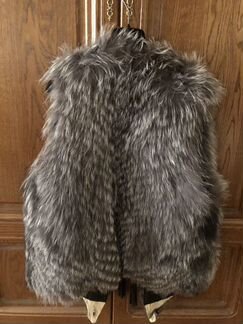 Жилет/жилетка из лисы чернобурки новый