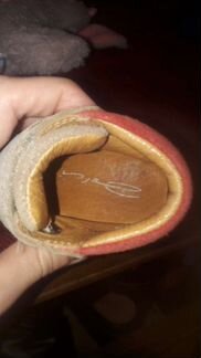 Сапожки и в подарок вожжи для обучения ходьбе