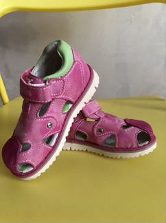 Босоножки для девочки 22 размер новые