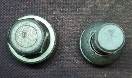Секретка оригинальная Audi (болт колеса)