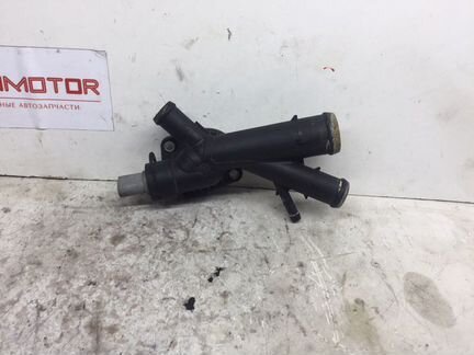 Фланец системы охлаждения Volkswagen Passat B7