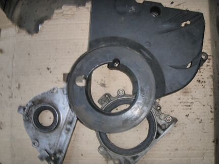 Крышка коленвала передняя 056103153 VW Audi
