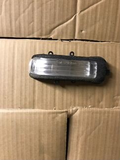 Поворотник в зеркале Toyota Rav4 30 2009-13г
