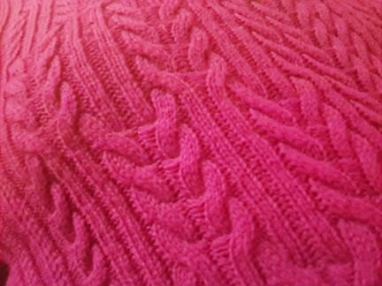 Свитер качестаенный плетёный