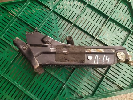 Домкрат для Volvo S60 S80 8679369