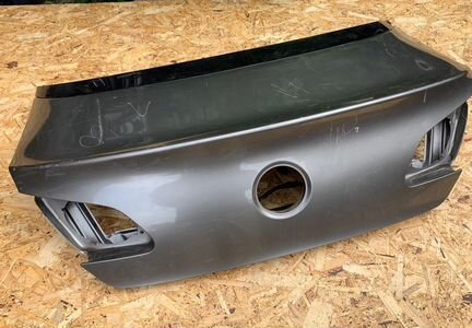 Крышка (дверь) багажника на Volkswagen Passat CC I