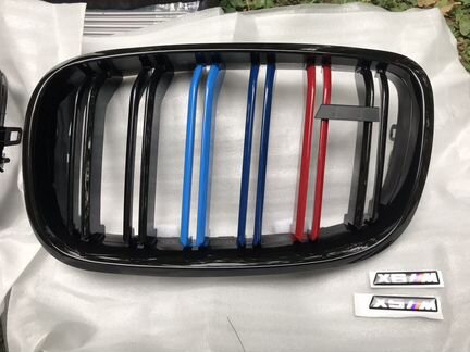 Решетки радиатора с Триколором BMW X5 E70 X6 E71