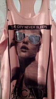 Майка с принтом The City never sleep