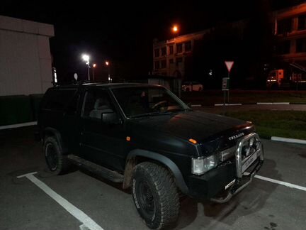Nissan Terrano 2.4 МТ, 1988, 304 000 км