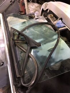 Уплотнительная резинка передняя левая