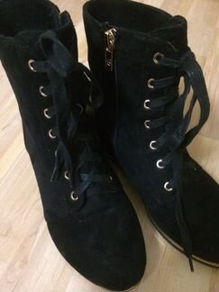 Женские осенние сапожки из замши с замком