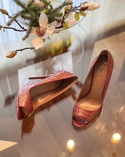 Оригинал Alaia. Новые. на 39