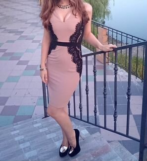 Платье insity бежевое с кружевом