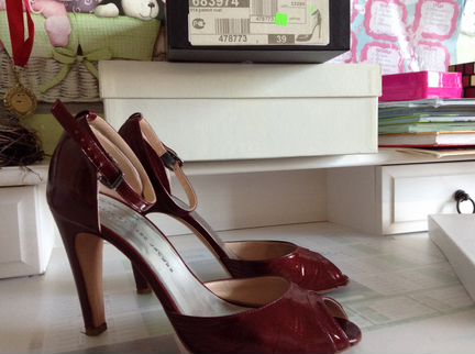 Туфли бардовые лаковая кожа брэндовые 38р