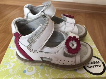 Босоножки 22р